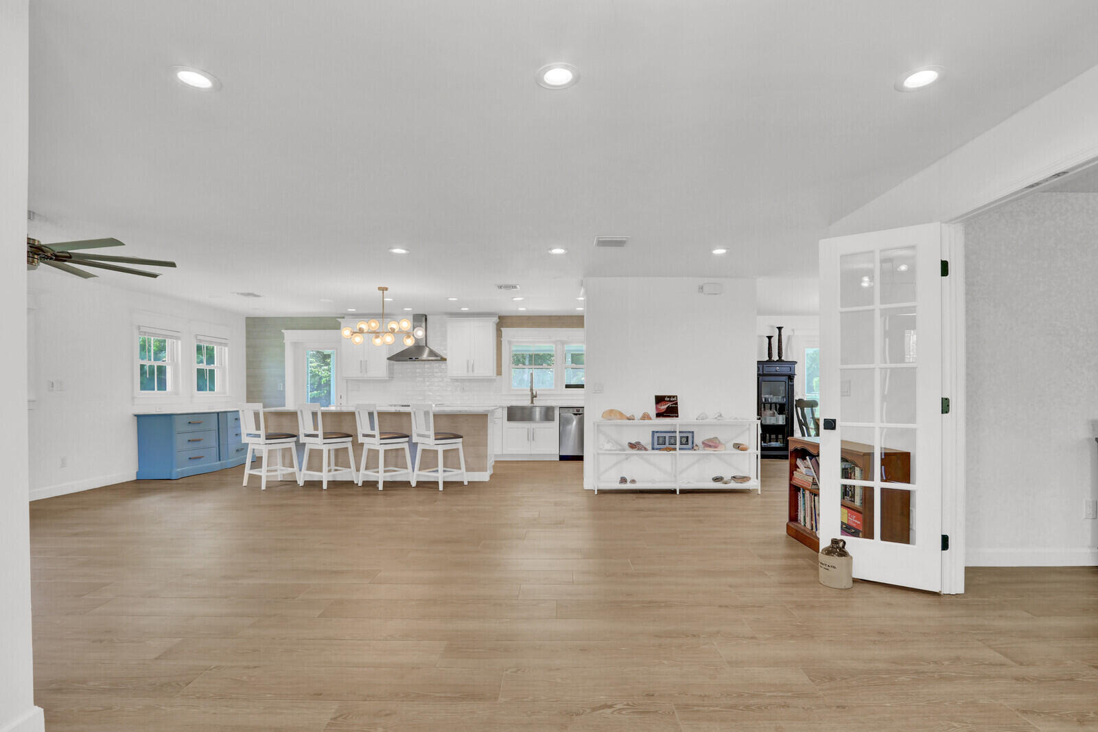 105 Main Street Fort Pierce, FL 34982 - Photo 5 of 51 Entry View of Kitchen