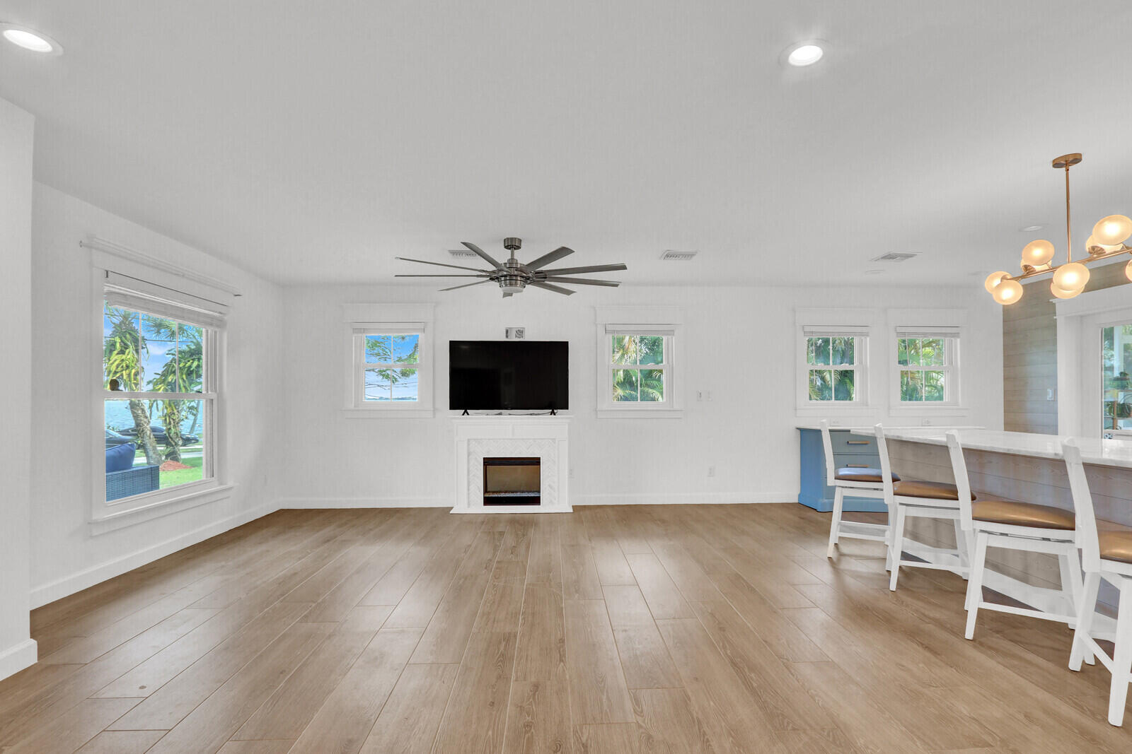 105 Main Street Fort Pierce, FL 34982 - Photo 6 of 51 Main Living