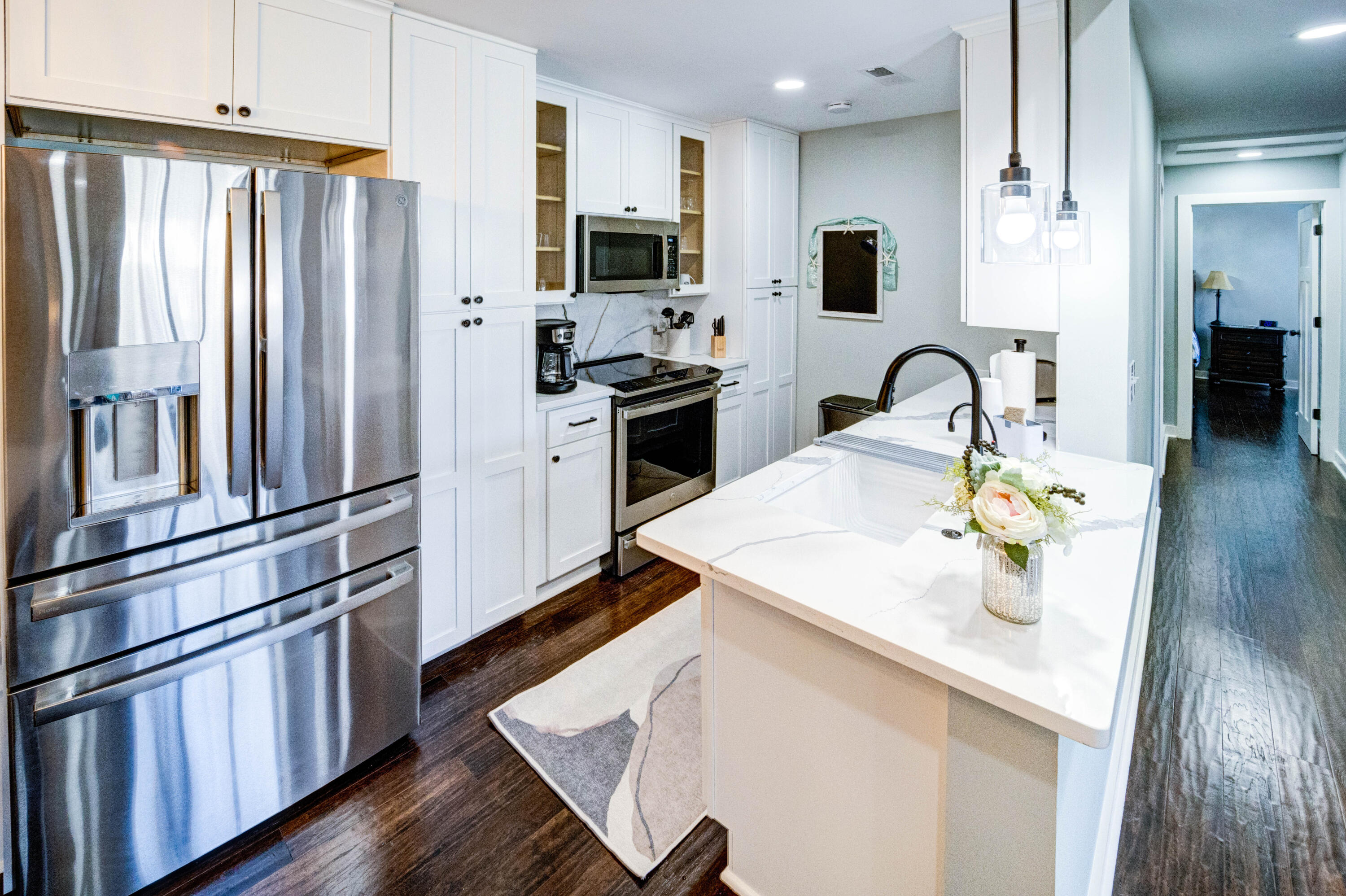 2011 North Highway 17 Mount Pleasant, SC 29466 - Photo 5 of 11 5. Kitchen 2 (2)