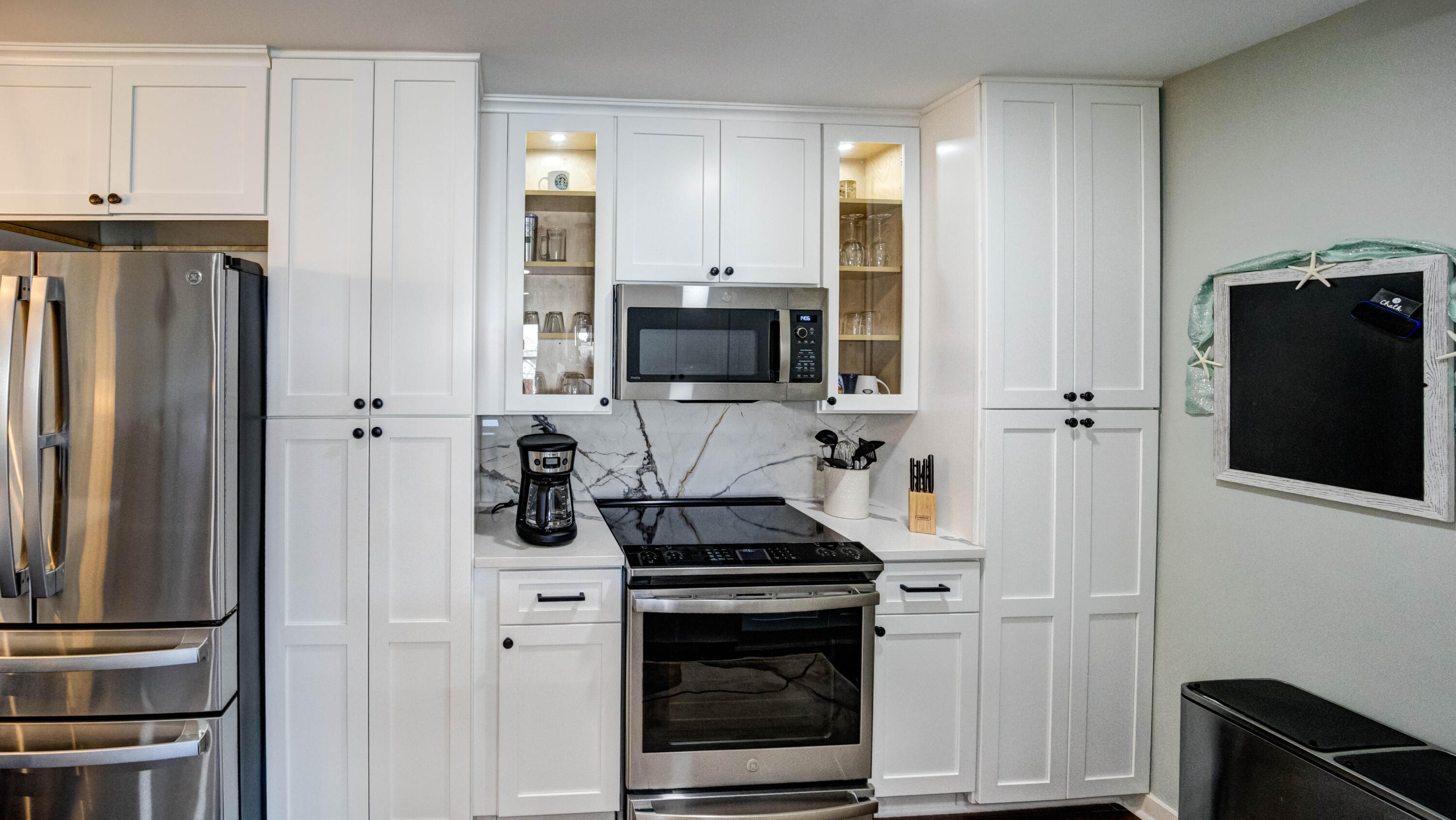 2011 North Highway 17 Mount Pleasant, SC 29466 - Photo 6 of 11 6. Kitchen 3 (1)