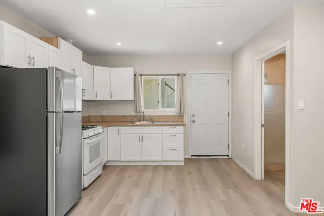 $4,595 | 15328 Vose Street, Van Nuys, CA 91406