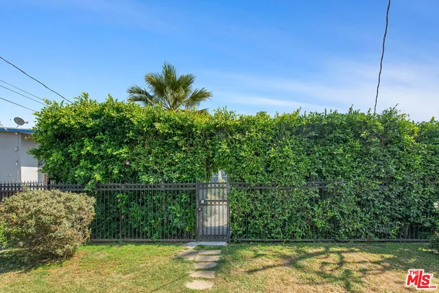 $4,595 | 15328 Vose Street, Van Nuys, CA 91406