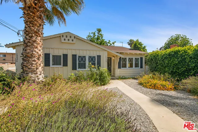 $4,595 | 15328 Vose Street, Van Nuys, CA 91406