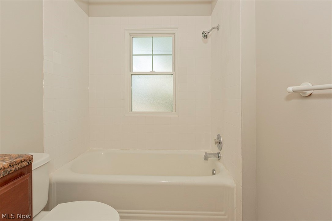 2260 Briarwood Road Cleveland, OH 44118 - Photo 25 of 35
