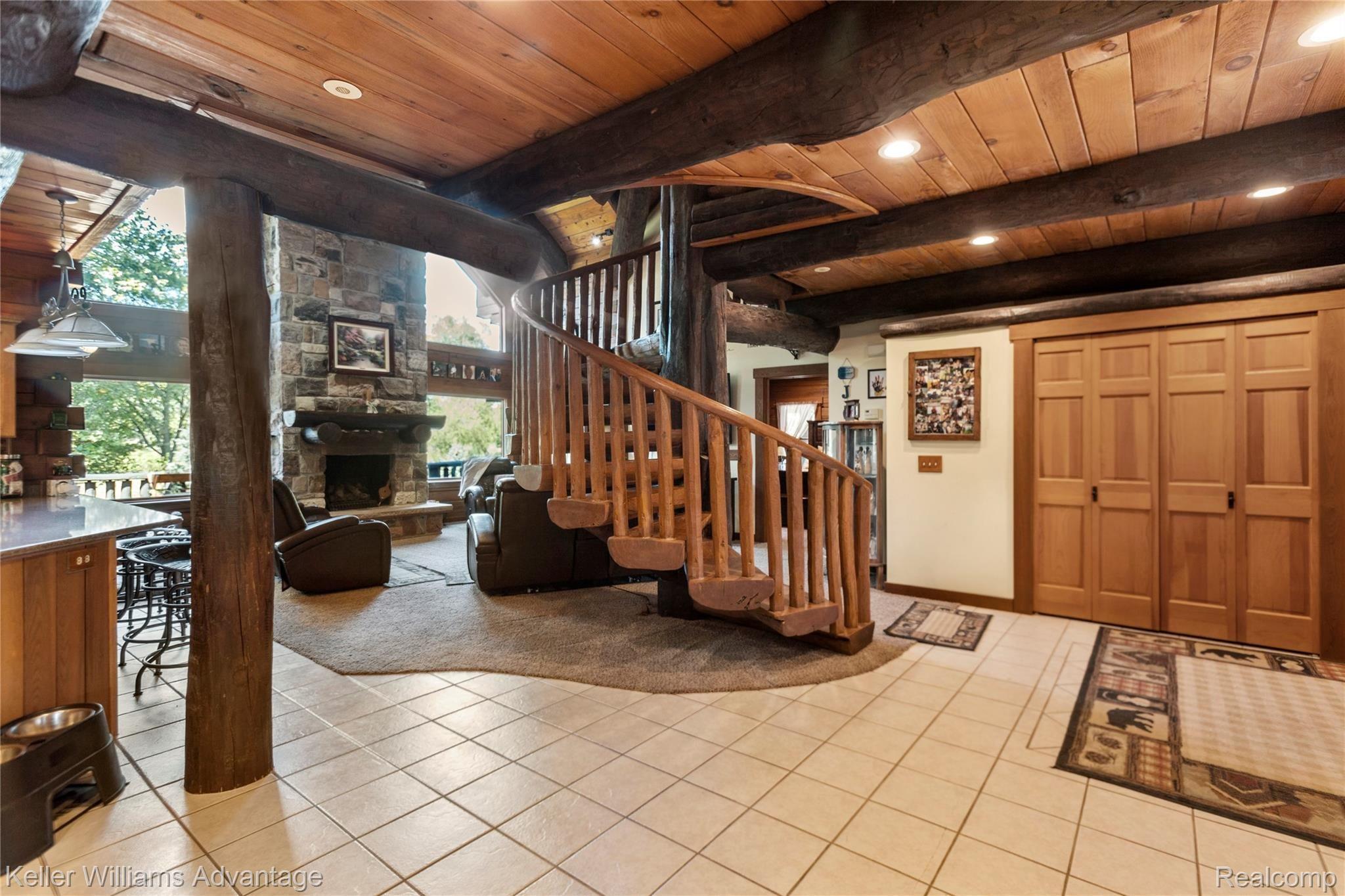 6962 Burton Road Adrian, MI 49221 - Photo 7 of 53 9.jpg