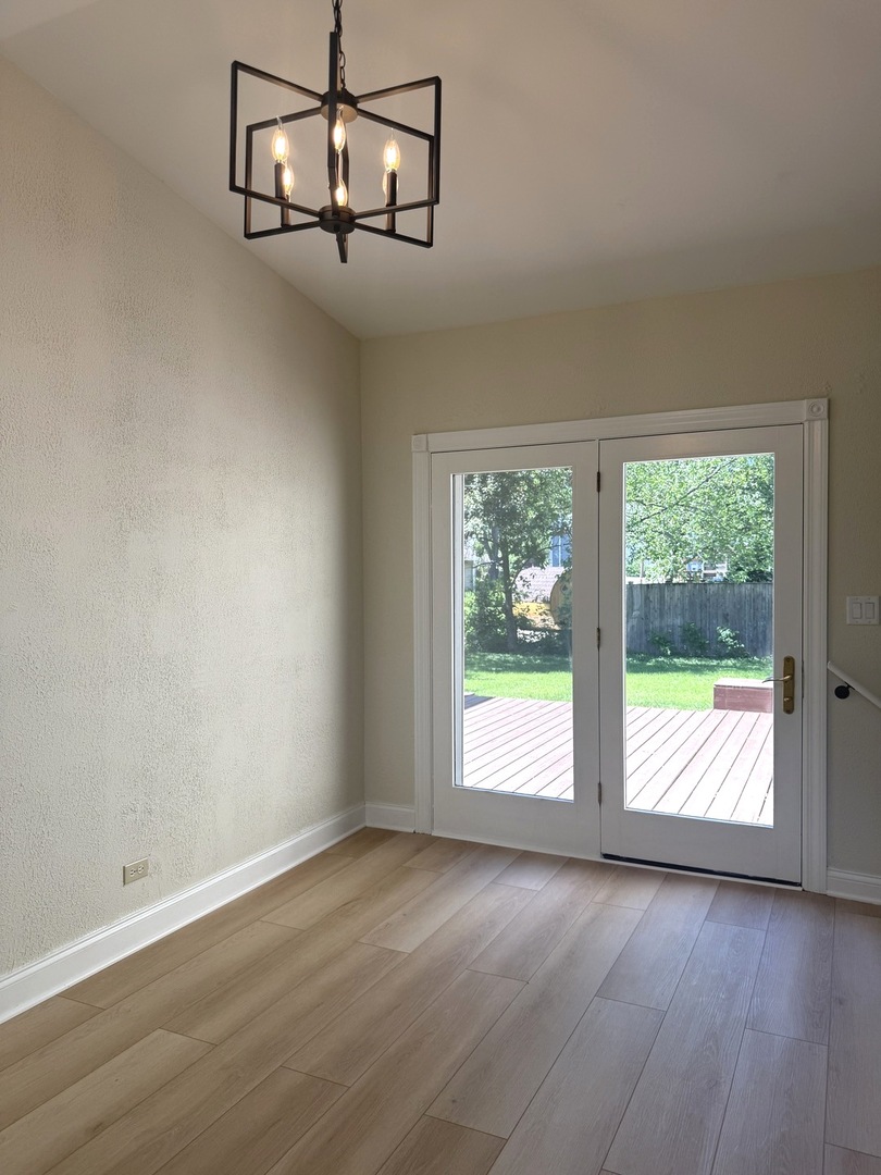 425 Carriage Hill Road Naperville, IL 60565 - Photo 4 of 42