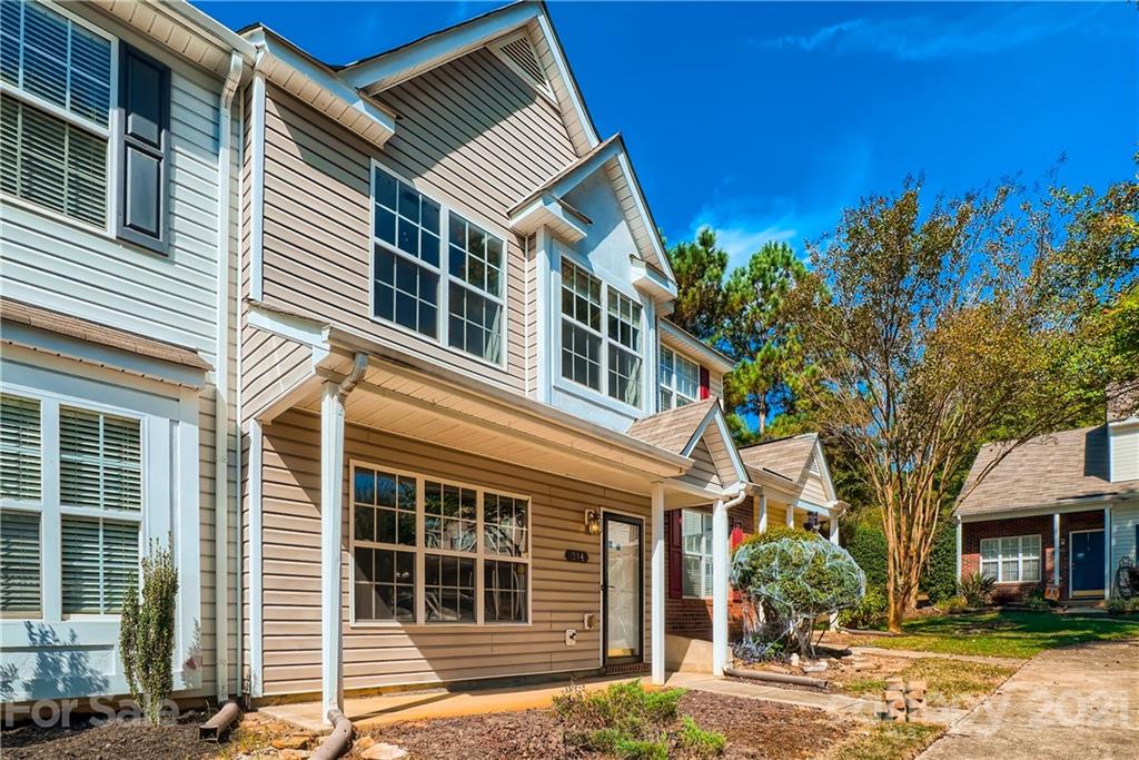 214 Butler Place Fort Mill, SC 29715 - Photo 2 of 32 Gallery Image 2
