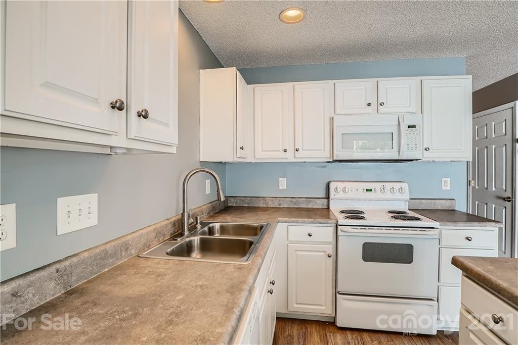 214 Butler Place Fort Mill, SC 29715 - Photo 14 of 32 Gallery Image 14