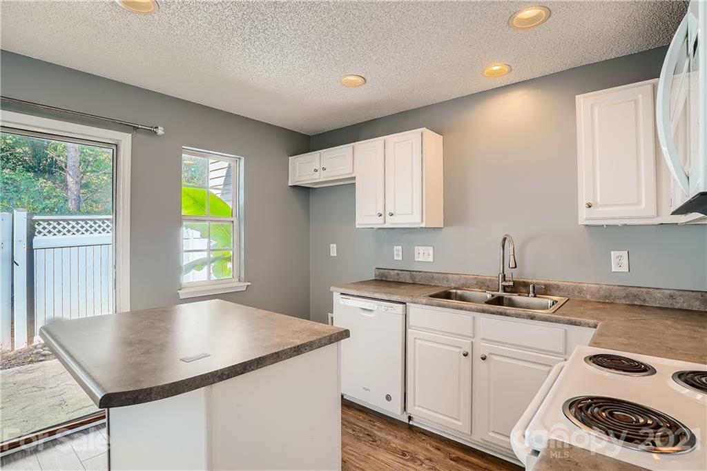 214 Butler Place Fort Mill, SC 29715 - Photo 16 of 32 Gallery Image 16
