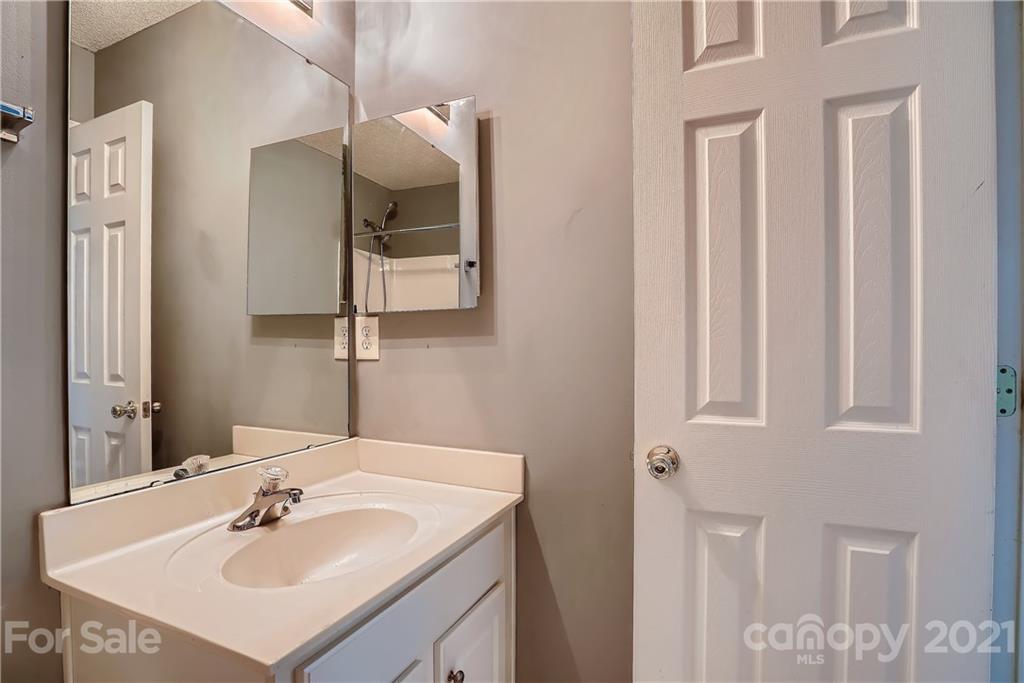 214 Butler Place Fort Mill, SC 29715 - Photo 30 of 32 Gallery Image 30