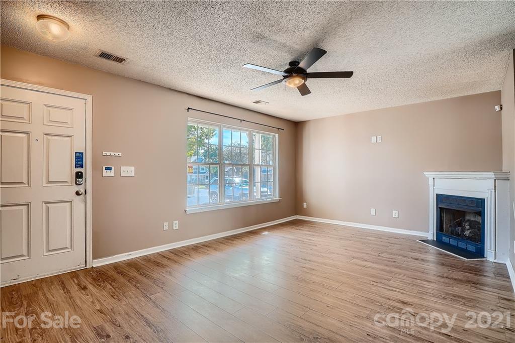 214 Butler Place Fort Mill, SC 29715 - Photo 9 of 32 Gallery Image 9
