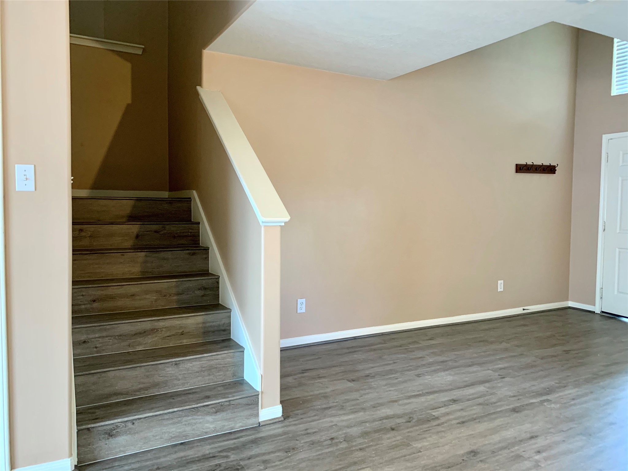 25203 Bluma Ranch Drive Katy, TX 77494 - Photo 6 of 26 a view of entryway