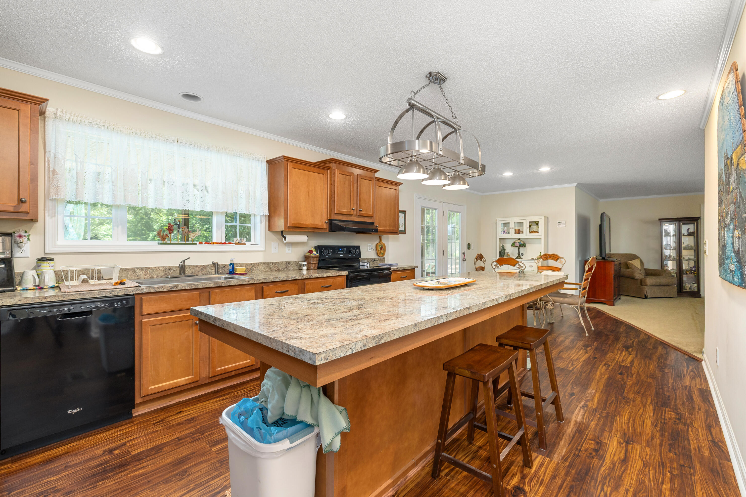 172 Heatleys End Road Santee, SC 29142 - Photo 3 of 24 Eat-in Kitchen