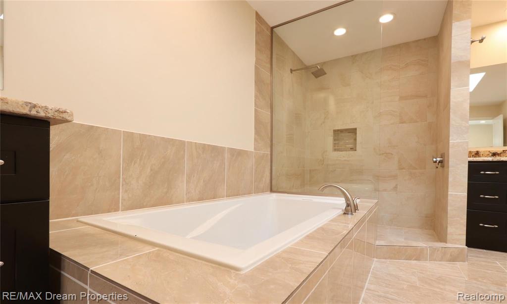 5795 Inkster Road Bloomfield Hills, MI 48301 - Photo 20 of 31