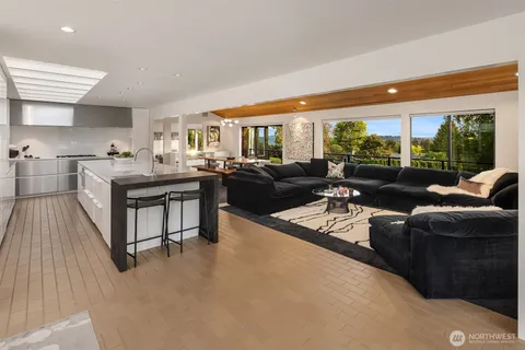 $5,950,000 | 9242 Northeast 14th Street, Clyde Hill, WA 98004