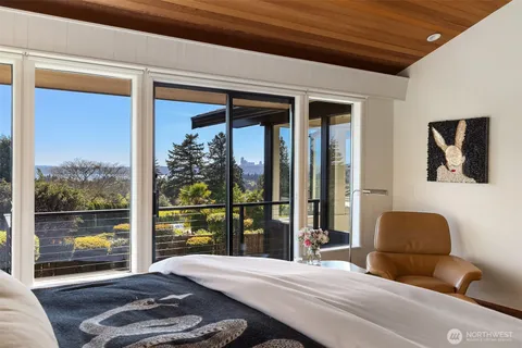 $5,950,000 | 9242 Northeast 14th Street, Clyde Hill, WA 98004