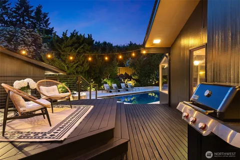 $5,950,000 | 9242 Northeast 14th Street, Clyde Hill, WA 98004