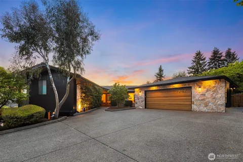$5,950,000 | 9242 Northeast 14th Street, Clyde Hill, WA 98004