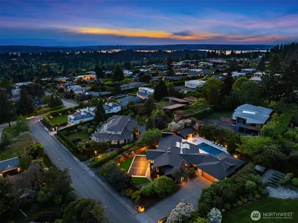 $5,950,000 | 9242 Northeast 14th Street, Clyde Hill, WA 98004