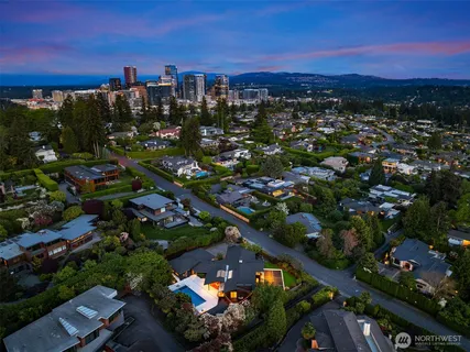 $5,950,000 | 9242 Northeast 14th Street, Clyde Hill, WA 98004