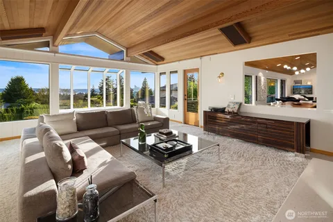 $5,950,000 | 9242 Northeast 14th Street, Clyde Hill, WA 98004