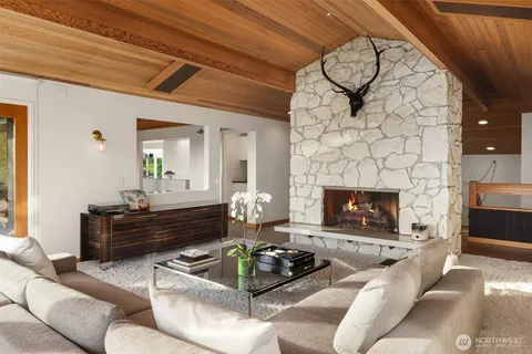 $5,950,000 | 9242 Northeast 14th Street, Clyde Hill, WA 98004