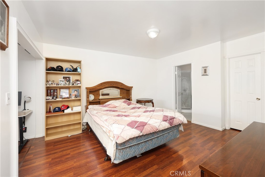 7033 Stewart And Gray Road, Unit 6 Downey, CA 90241 - Photo 16 of 39 Primary suite
