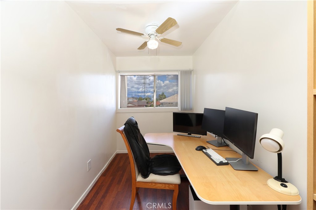 7033 Stewart And Gray Road, Unit 6 Downey, CA 90241 - Photo 18 of 39 Primary suite