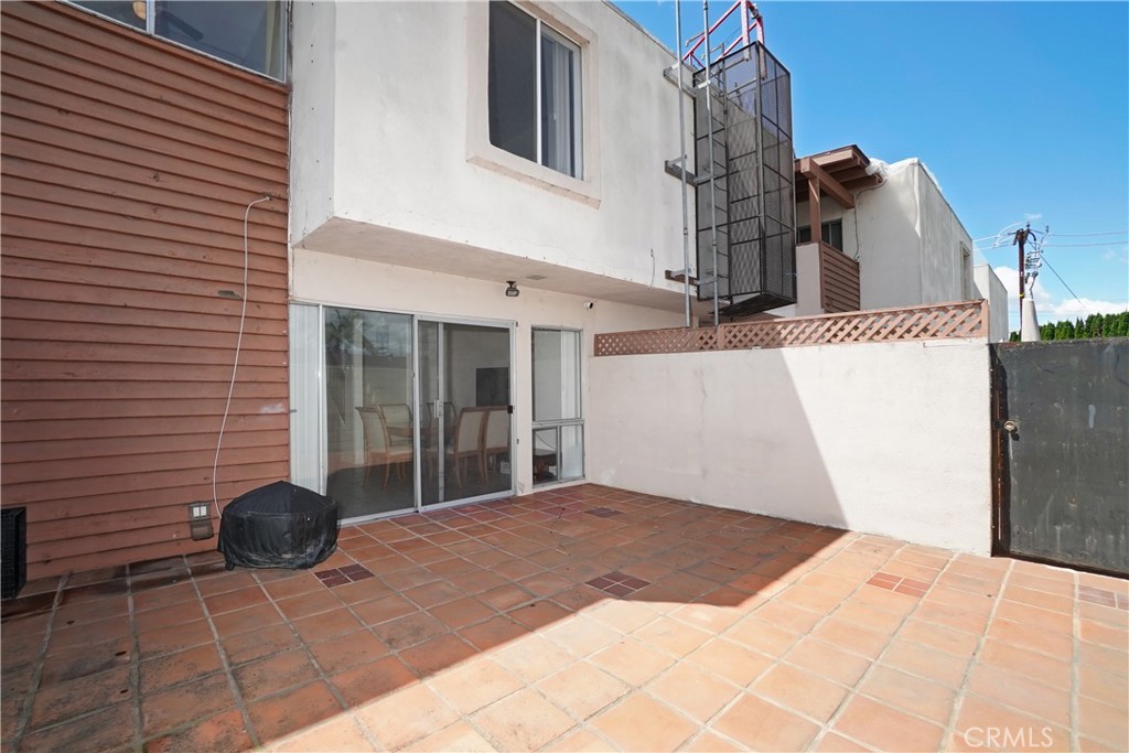 7033 Stewart And Gray Road, Unit 6 Downey, CA 90241 - Photo 26 of 39 Patio