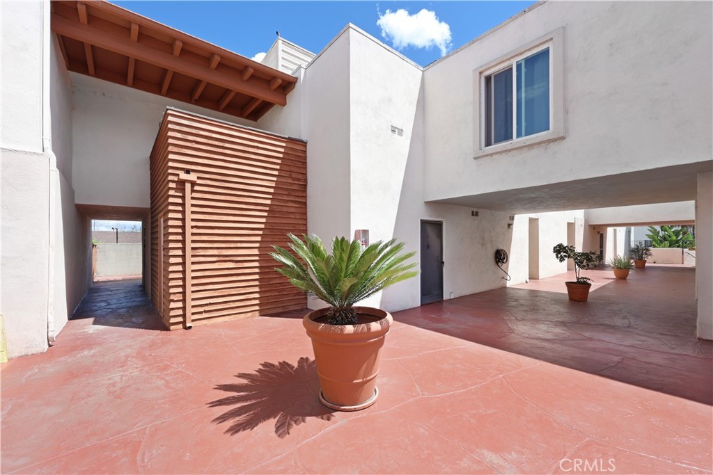 7033 Stewart And Gray Road, Unit 6 Downey, CA 90241 - Photo 4 of 39