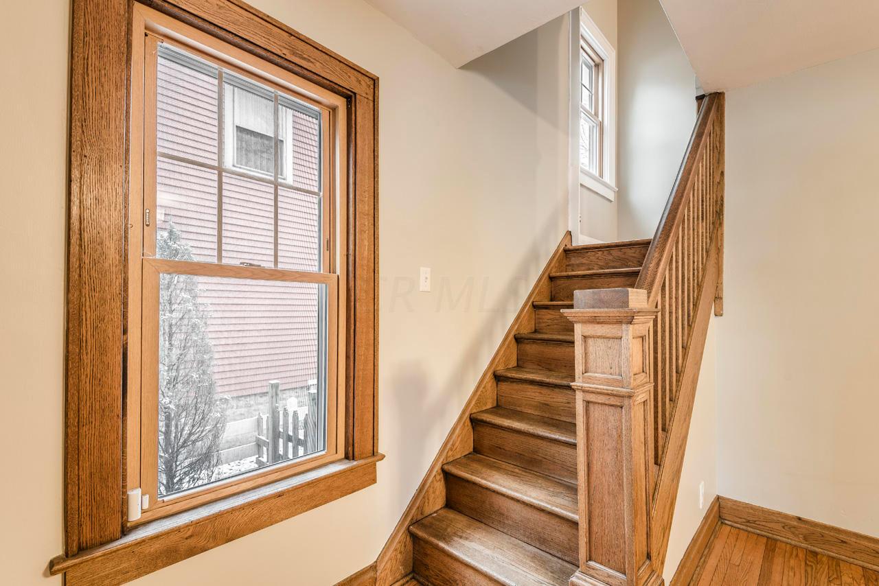 809 South Cassingham Road Columbus, OH 43209 - Photo 10 of 61