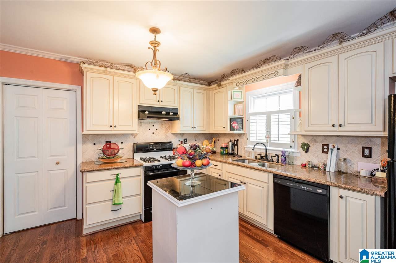 1811 Lancaster Road Birmingham, AL 35209 - Photo 12 of 45