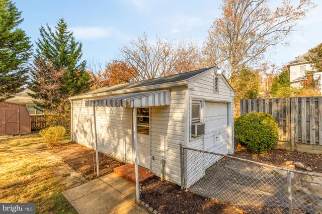 $3,500 | 3024 Wayne Road, Falls Church, VA 22042