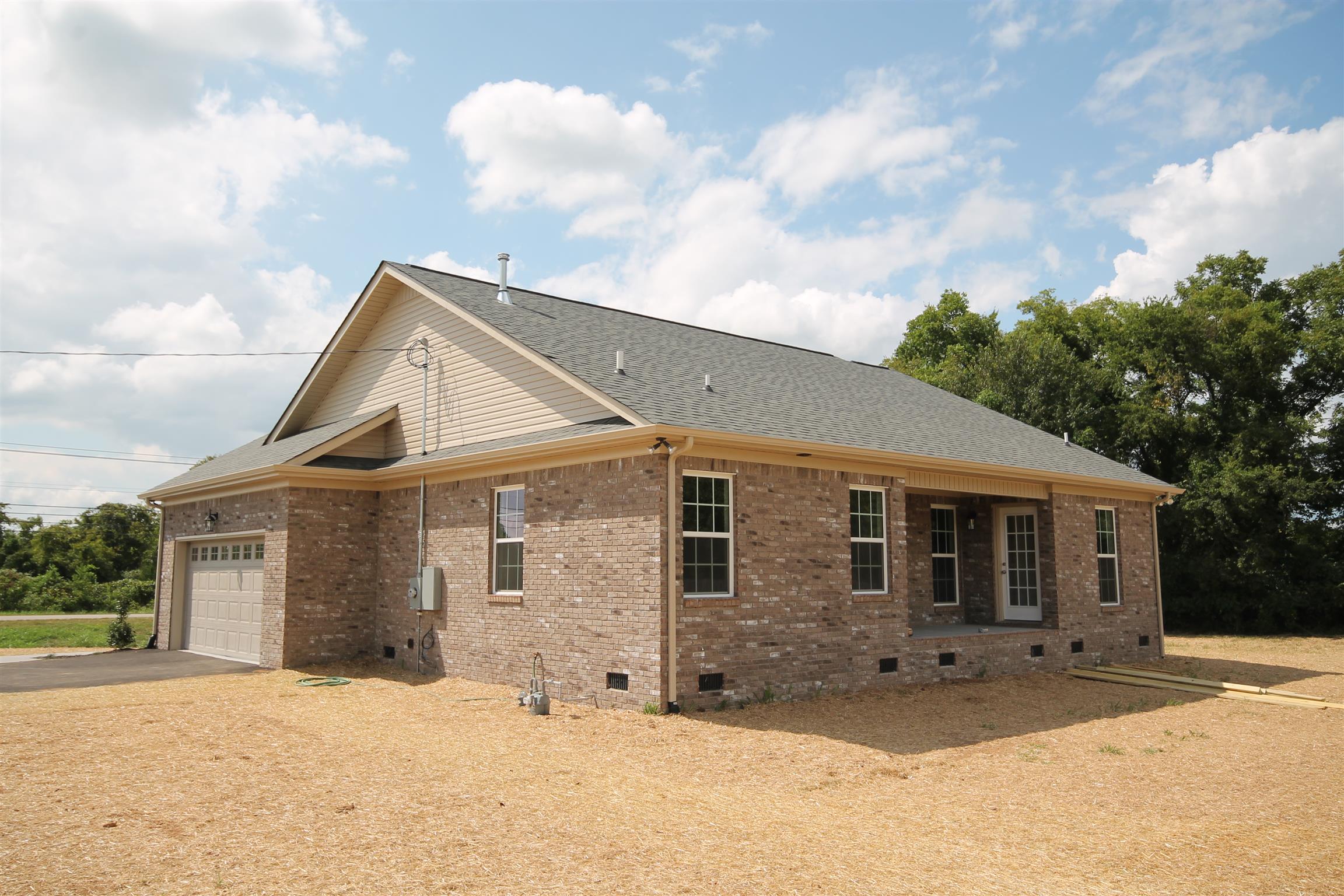 900 Rutherford Lane Columbia, TN 38401 - Photo 4 of 25 Gallery Image 4