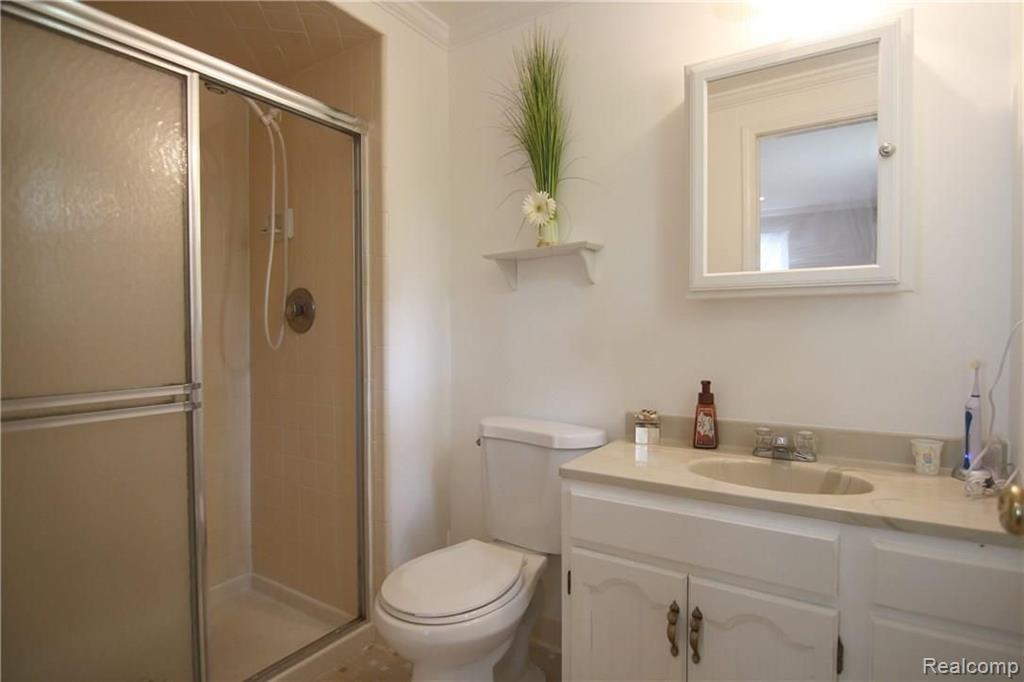 618 Shellbourne Drive Rochester Hills, MI 48309 - Photo 30 of 38