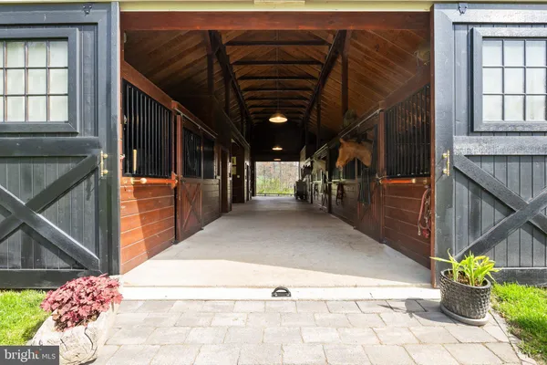 $2,725,000 | 10157 John S Mosby Highway, Upperville, VA 20184