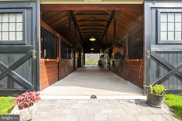 $2,725,000 | 10157 John S Mosby Highway, Upperville, VA 20184