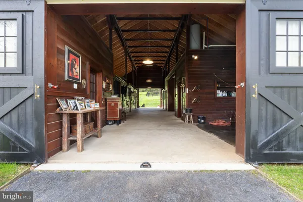 $2,725,000 | 10157 John S Mosby Highway, Upperville, VA 20184