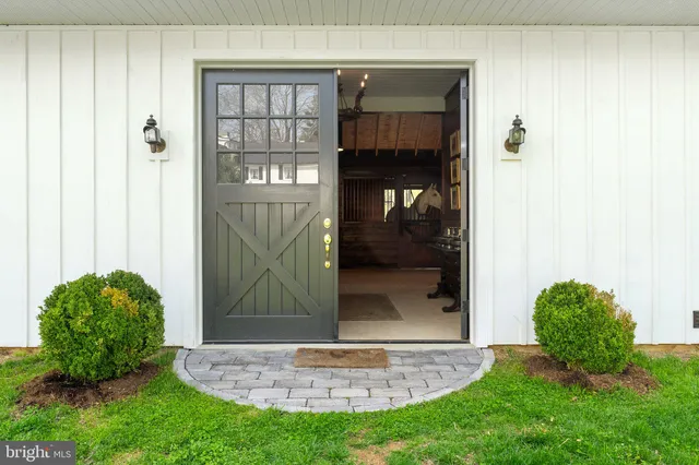 $2,725,000 | 10157 John S Mosby Highway, Upperville, VA 20184