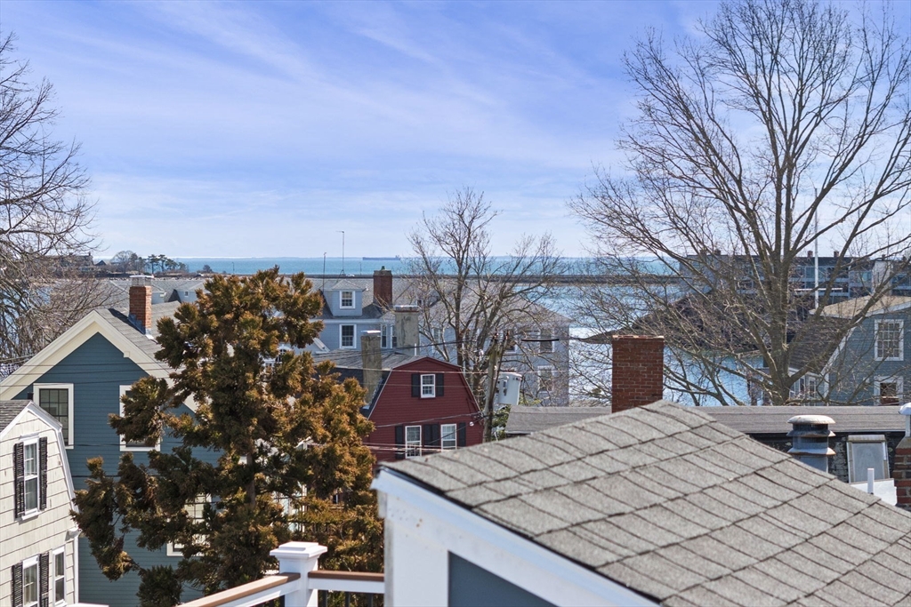 9 Hanover Court, Unit 1 Marblehead, MA 01945 - Photo 25 of 38 a view of a outdoor space