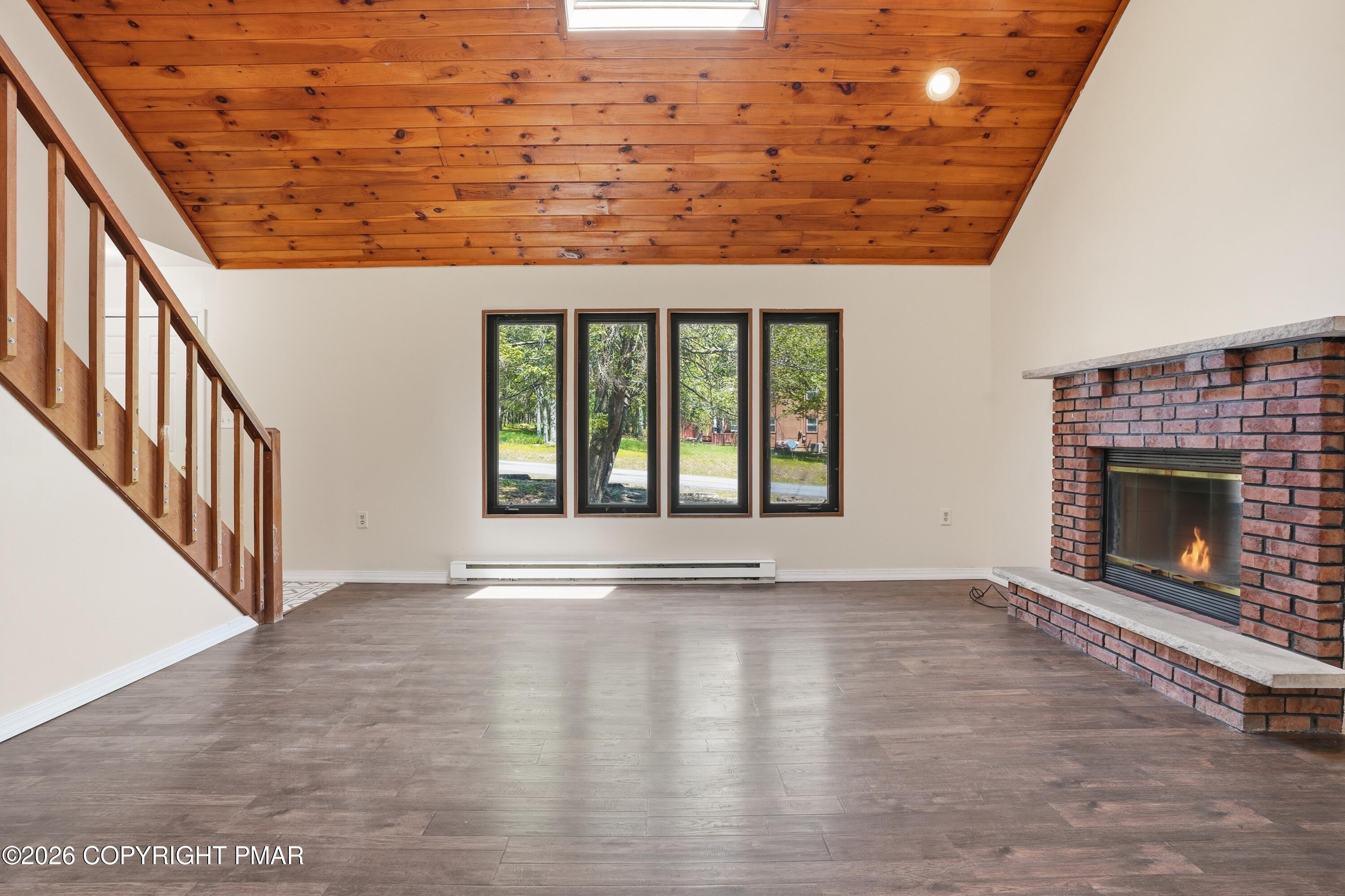 107 Morris Place Bushkill, PA 18324 - Photo 7 of 52 Living Room