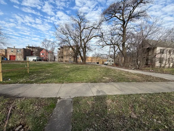 $10,000 | 6112 South May Street, Chicago, IL 60621