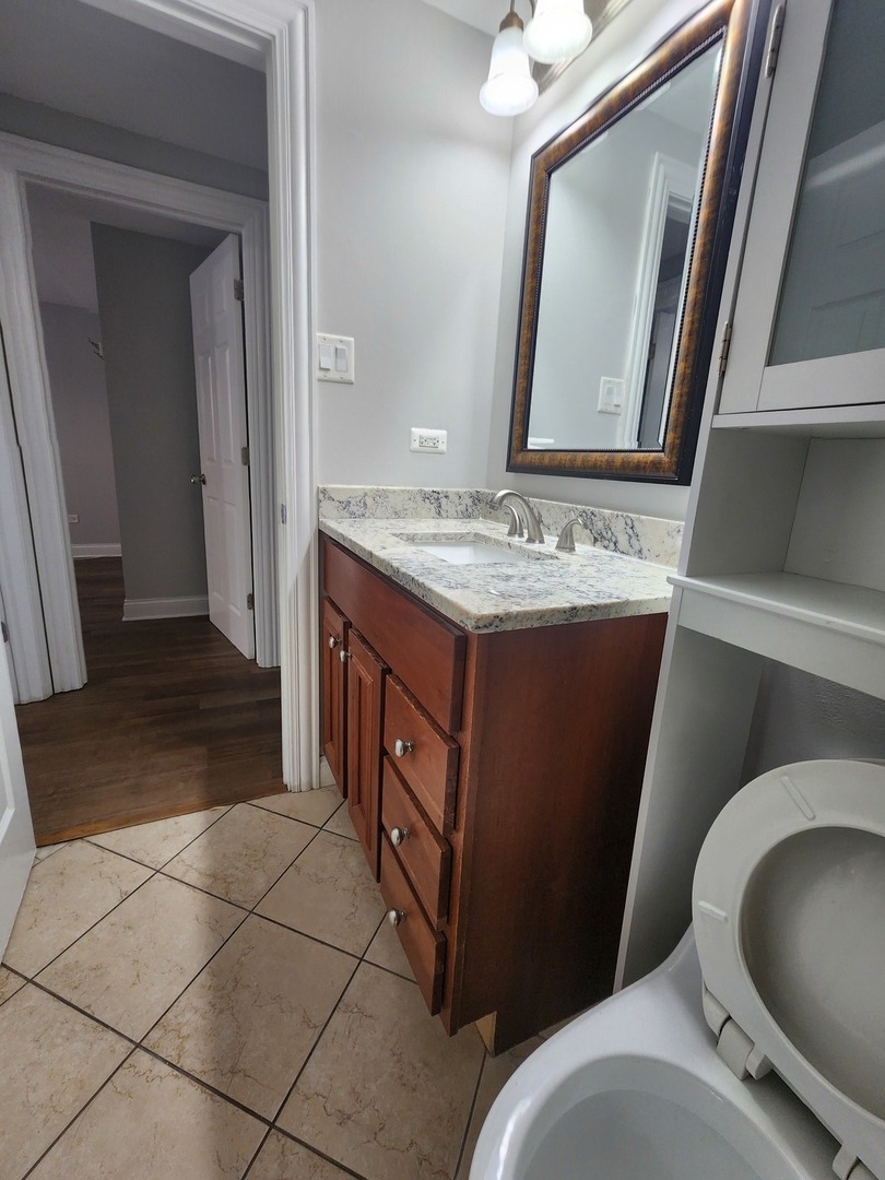 9817 Nottingham Avenue, Unit 103 Chicago Ridge, IL 60415 - Photo 10 of 11 Gallery Image 10