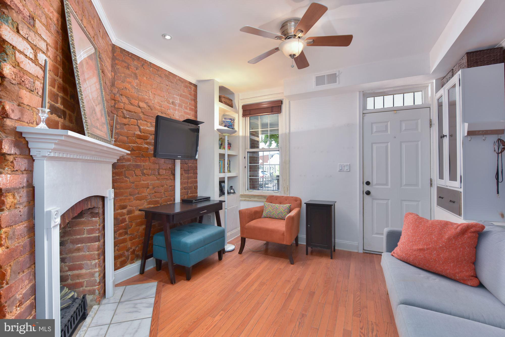 629 18th Street Northeast Washington, DC 20002 - Photo 4 of 23 Wood Floors
