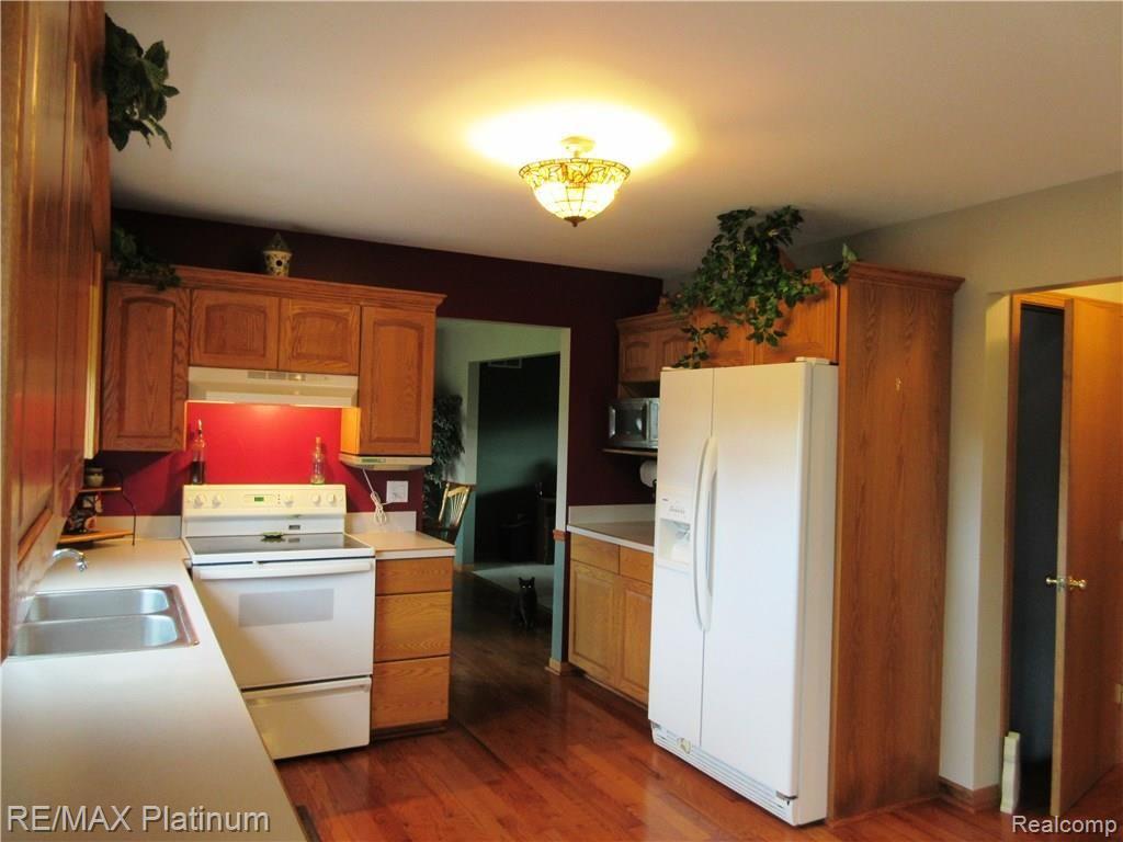 7078 North Fowlerville Road Fowlerville, MI 48836 - Photo 6 of 43