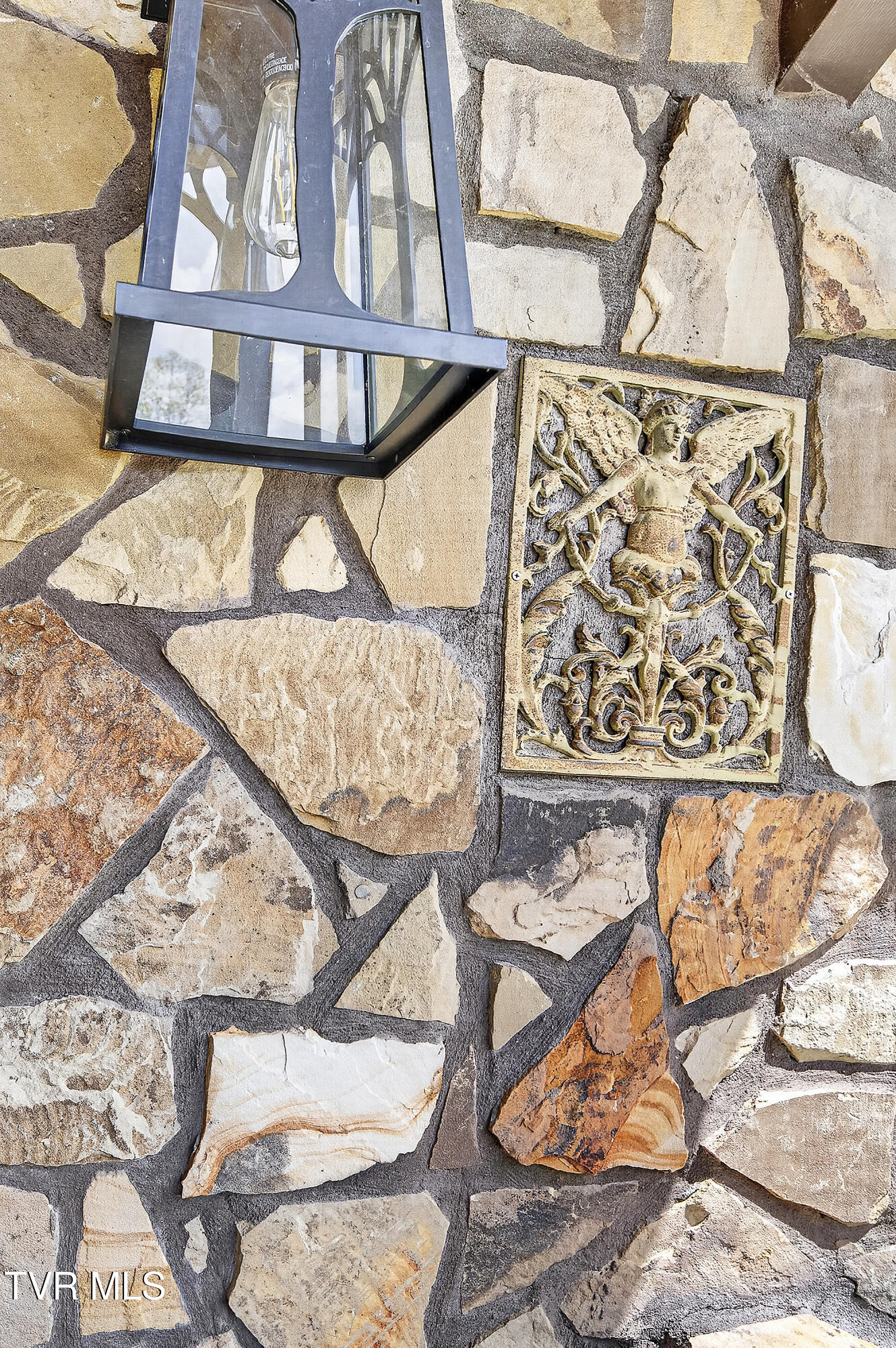 24327 North Fork River Road Abingdon, VA 24210 - Photo 32 of 70 BALCONY DESIGN ELEMENT