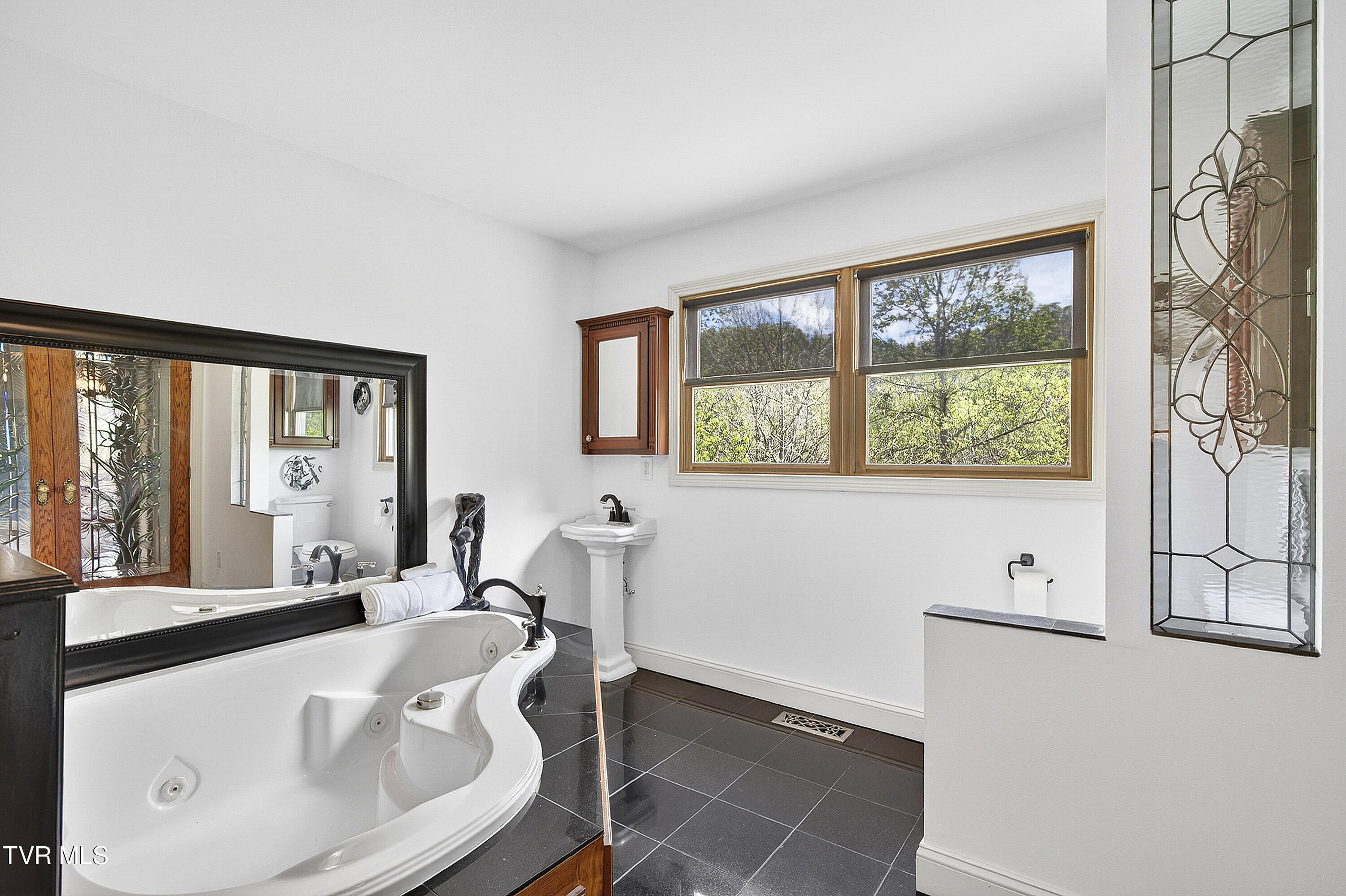 24327 North Fork River Road Abingdon, VA 24210 - Photo 39 of 70 SECOND BEDROOM BATH