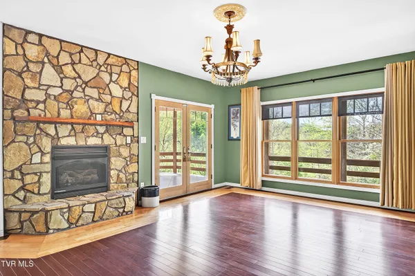 $999,900 | 24327 North Fork River Road, Abingdon, VA 24210