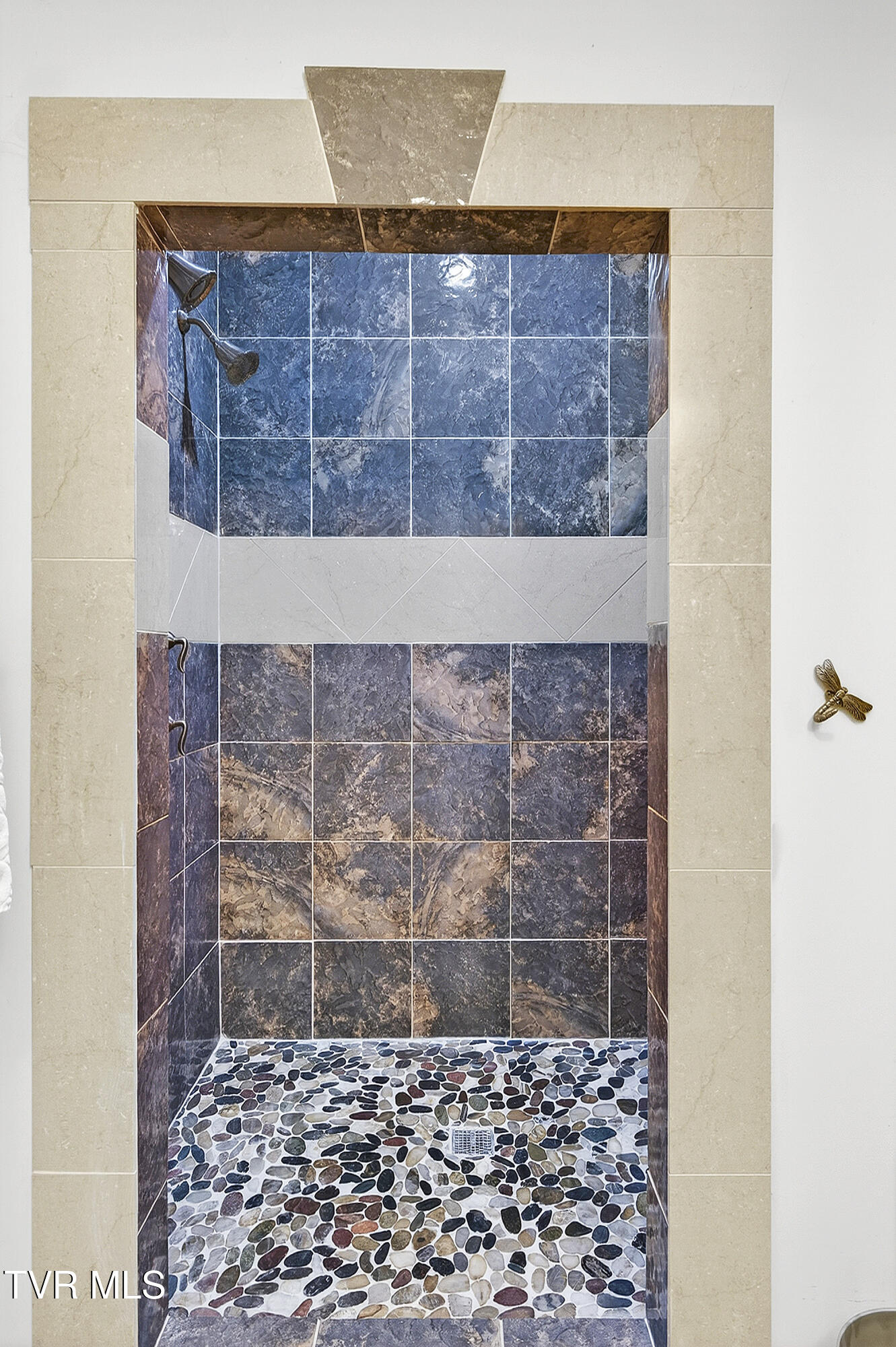 24327 North Fork River Road Abingdon, VA 24210 - Photo 49 of 70 GUEST SUITE SHOWER