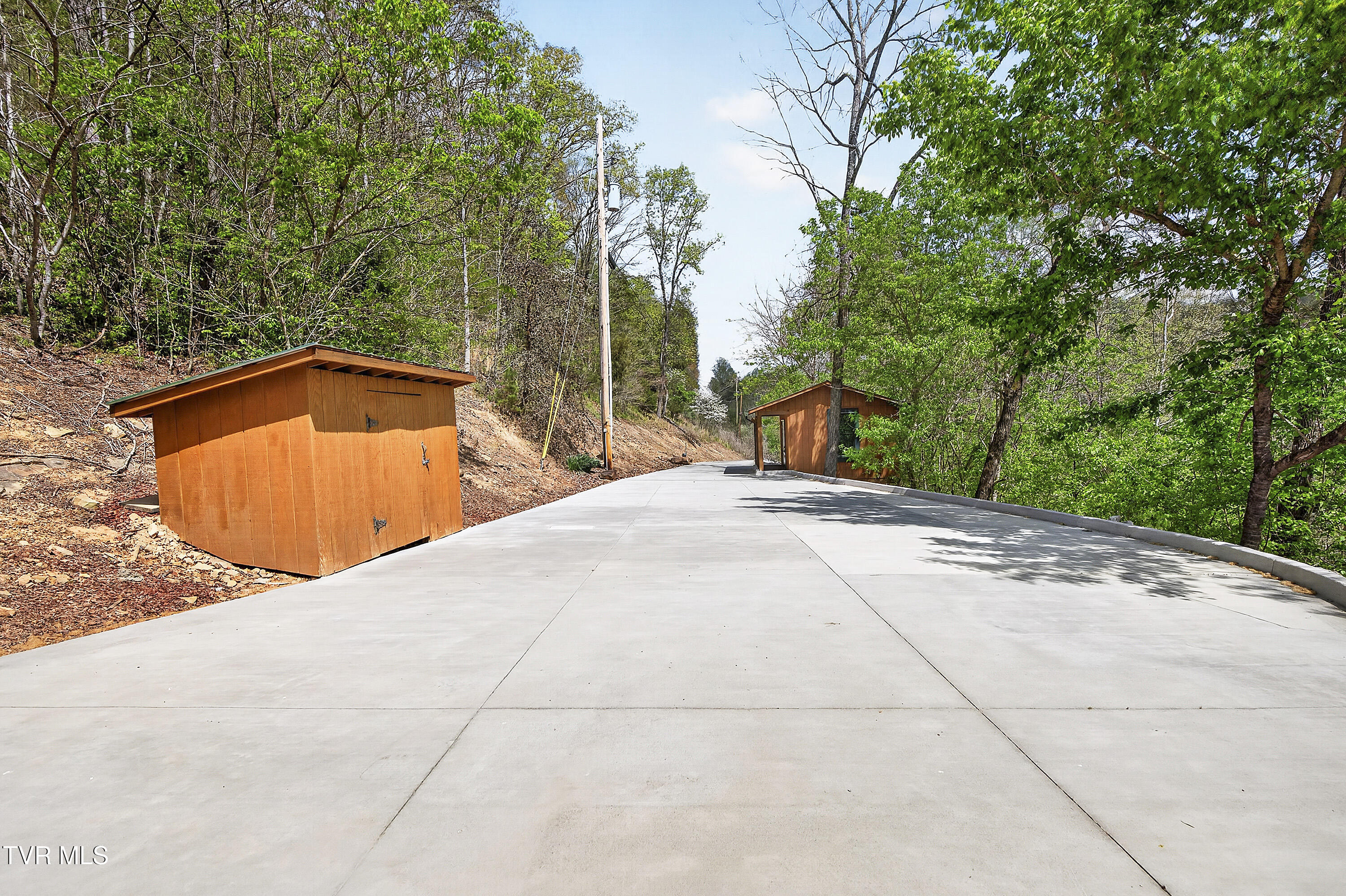 24327 North Fork River Road Abingdon, VA 24210 - Photo 60 of 70 DRIVEWAY